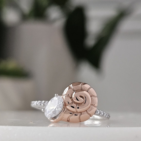 Disney Villians Ursula Conch Seashell ring, 925 Sterling Silver Charmed Aroma - Picture 4 of 7